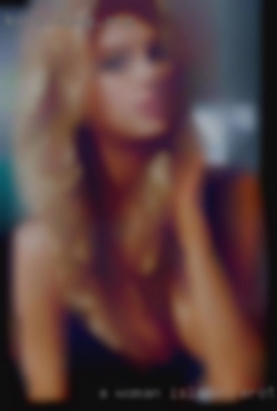 A woman Island for erotic chat who is into black men.